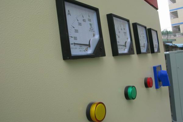 新干配电箱-3683讲讲配电箱的操作和检修步